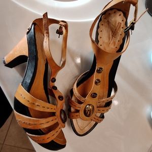 Vince Camuto heels, size 8, camel color